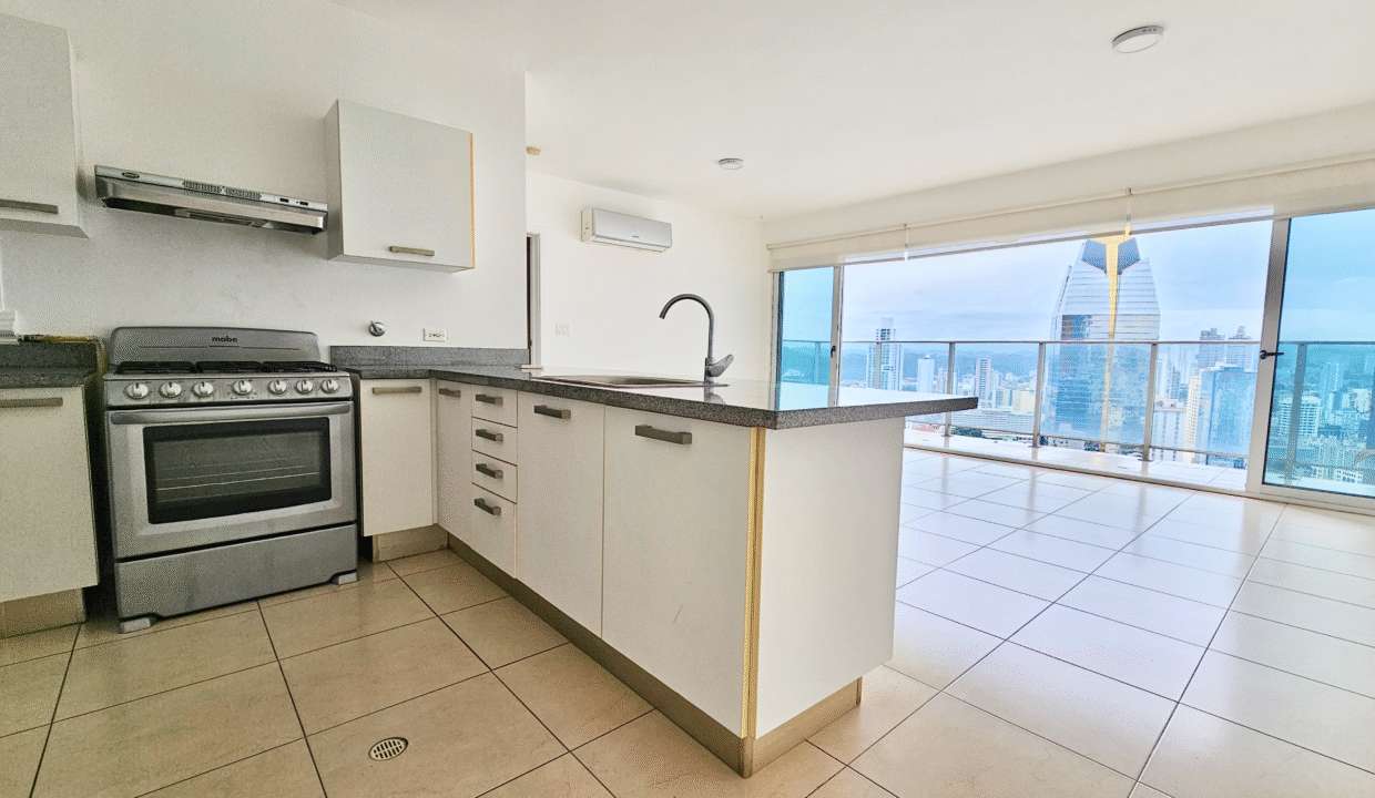 Hor - Cocina hacia balcon